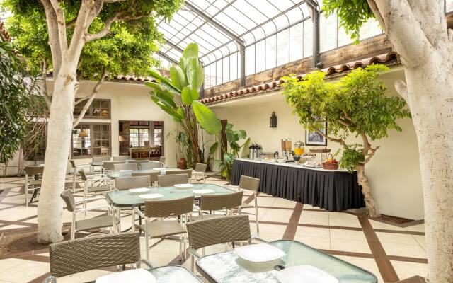 Clocktower Inn Ventura