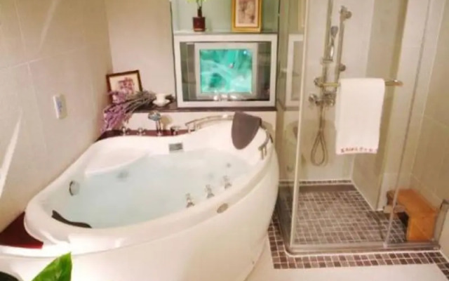 Katherine Plaza Hotel