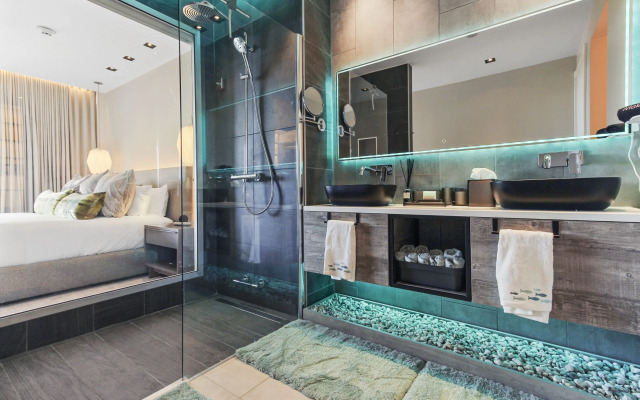 O Condominium Beachfront Residences