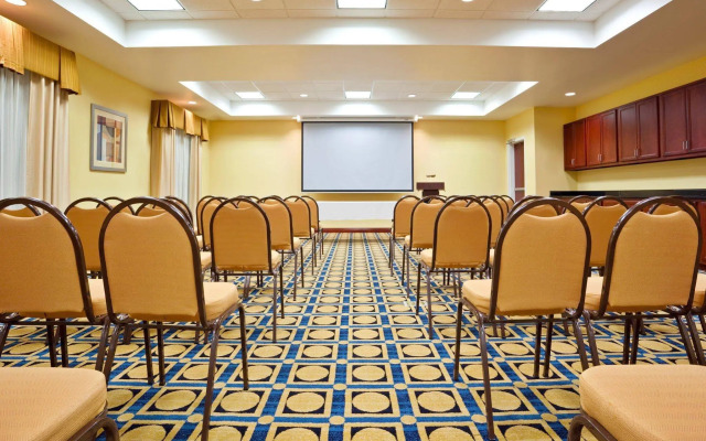 Holiday Inn Express Bentleyville