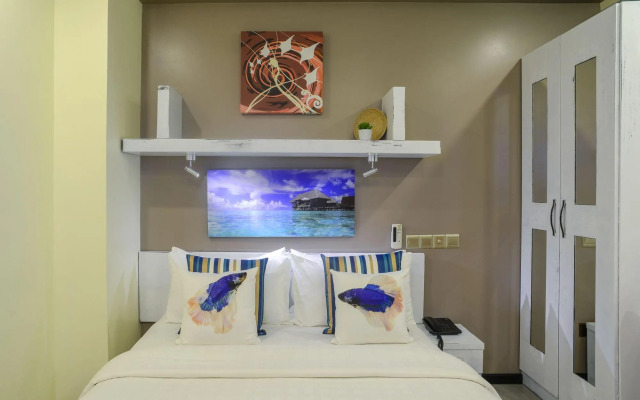 Laze by Somerset Inn