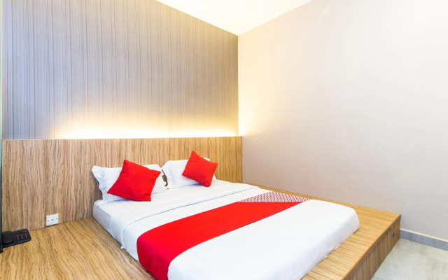 Super OYO 340 Comfort Hotel