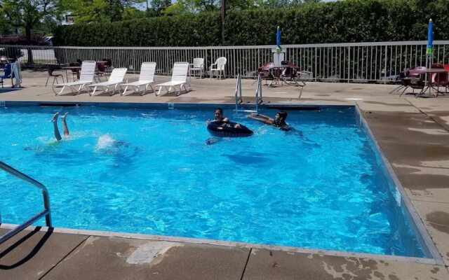 Clarion Pointe Near Erie Casino