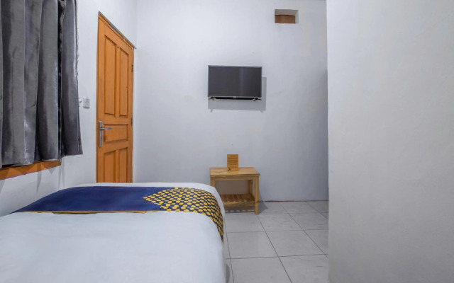 OYO Life 2412 Mandala Residence