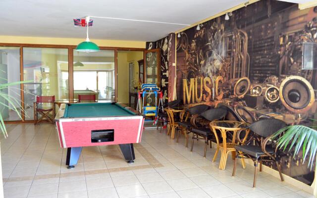 Alexandros Hotel 