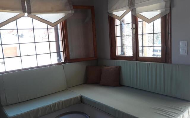 La petit Chariklia's House