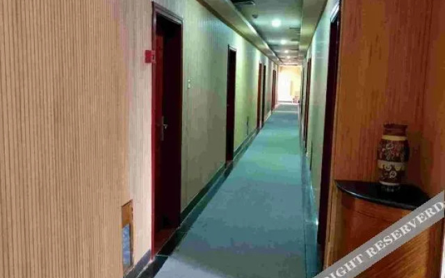 Youyou Business Hotel (Taishan Bus Terminal)
