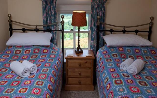 Luxurious Holiday Home in Crickhowell Garden
