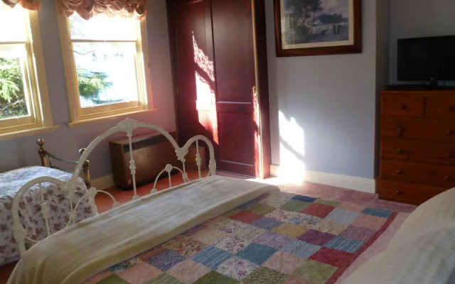 Donalea Bed And Breakfast & Riverview Apartment