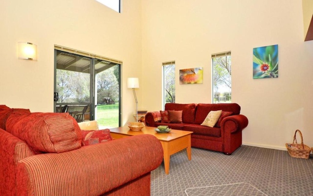 Tree Elle – Guest Rooms – Bow Bridge