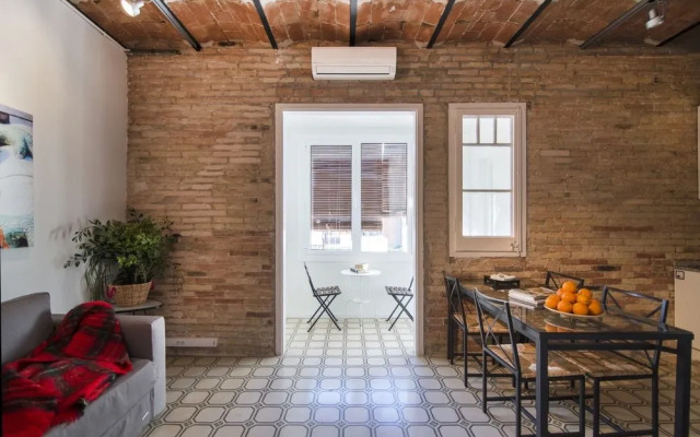 Happy People Gaudi Sant Pau Apartments