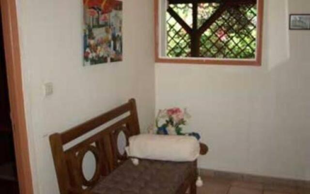 Villa coloniale en bois du pays