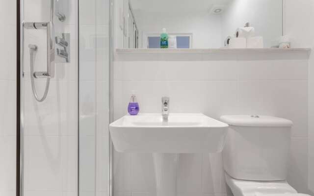 Stylish 2 Bedroom in Trendy East End