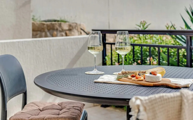 Sanders Seaview Paphos