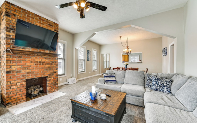 Lake Days & Fireside Nights! Updated Burnside Home
