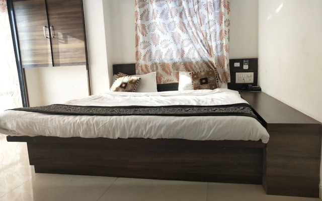 OYO 27737 Hotel Celebration