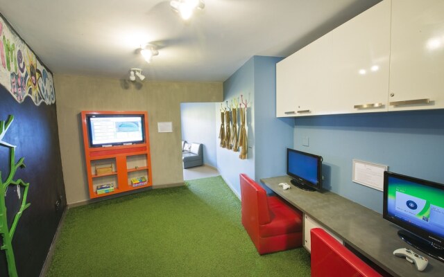 Burgundy Luxury Apartments