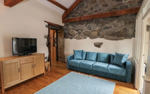 Ty Gwennol at Gilfach Goch