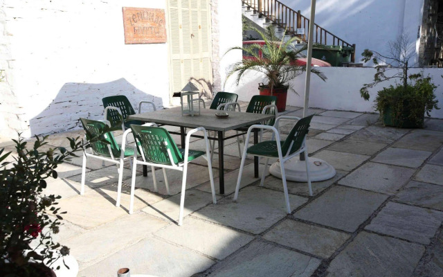 Mirto Apartments