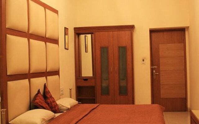 Vivek Hotel