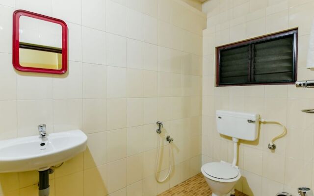 Oyo 23115 Hotel Saravana