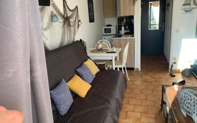 Studio avec rez-de-jardin bord de mer