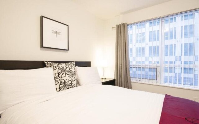 Royal Stays Suites - Blue Jays Way