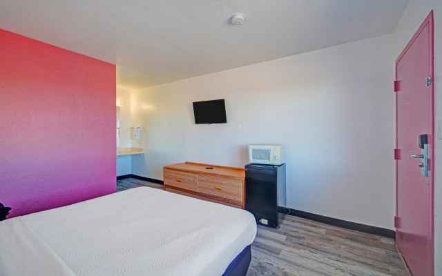 Motel 10