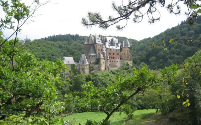 Winzerhotel - Restaurant zum Moselstrand