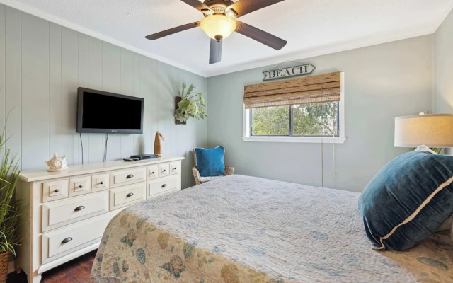 Resort Bungalow Private Boardwalk to the Ocean!