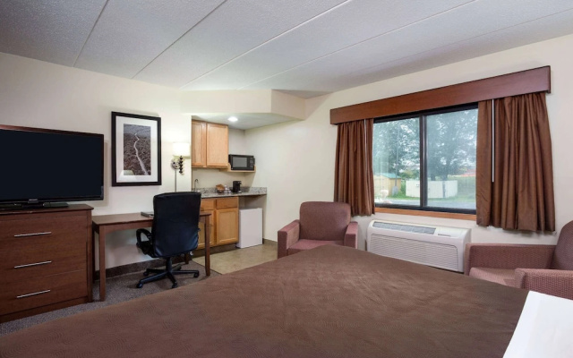 AmericInn Lodge & Suites Tomah