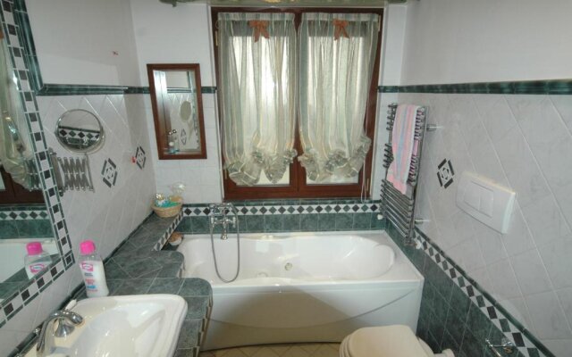 Romantic Rome In A Deluxe Apartment For 2 People, Jacuzzi