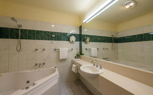 Gateway on Monash Boutique Hotel