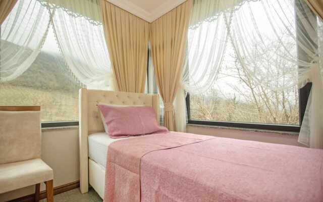 Jolnar Garden Hotel
