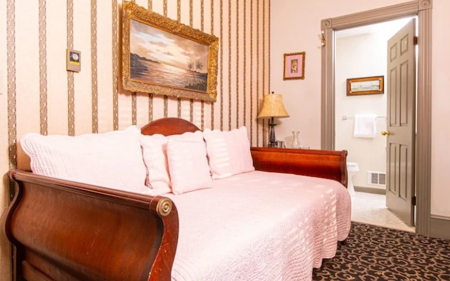 The Lafayette Inn