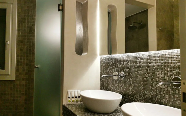 Alafropetra Luxury Suites