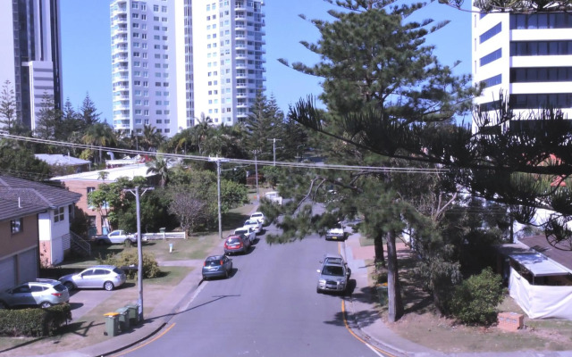 Broadbeach Travel Inn Apartments
