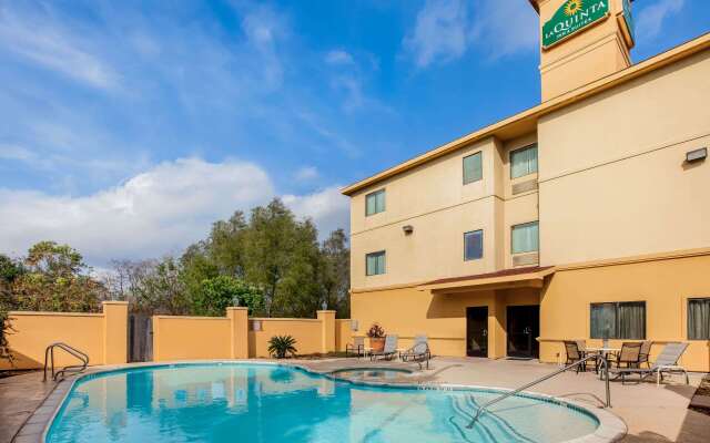 La Quinta Inn & Suites by Wyndham Pasadena