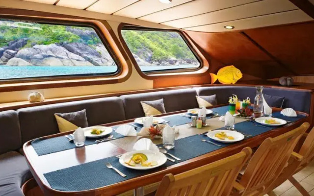 Sea Star and Sea Bird - Silhouette Cruises Ltd.