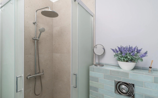 ТутЖивут на улице Героев-Разведчиков 11/5