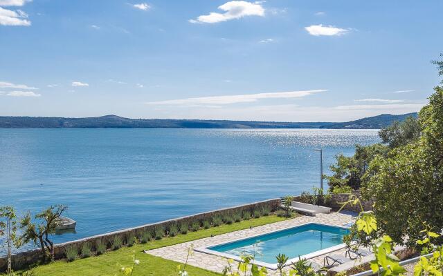 Modern Villa in Maslenica With Swimming Pool