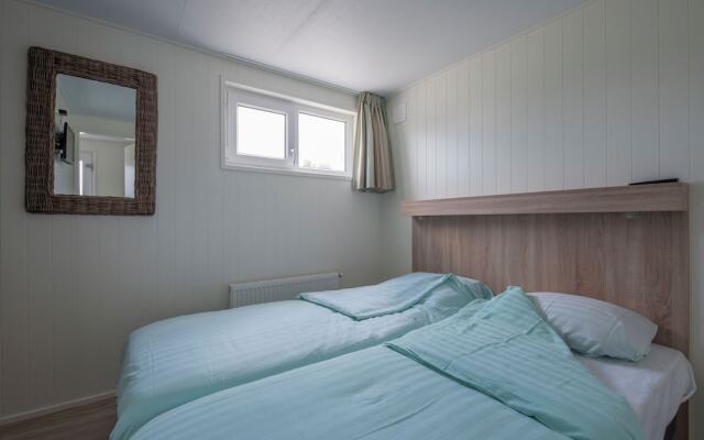 Unique Beach House With Dishwasher and Beautiful View, in a Holiday Park