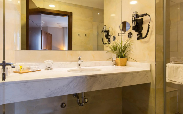 Xenon Hotel & SPA