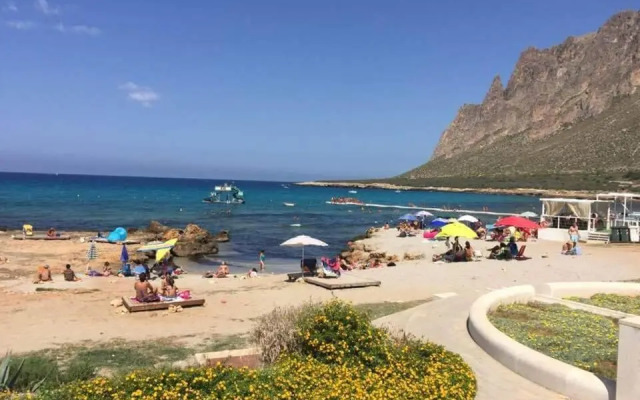 vacanza CORNINO 100 mt dal mare