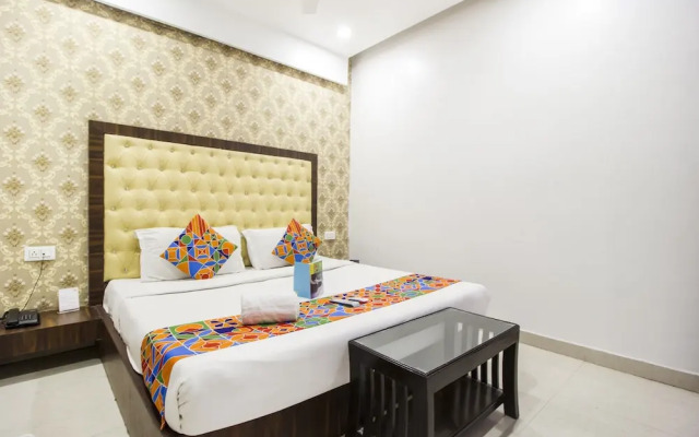 OYO Flagship 29074 Golden Temple Road