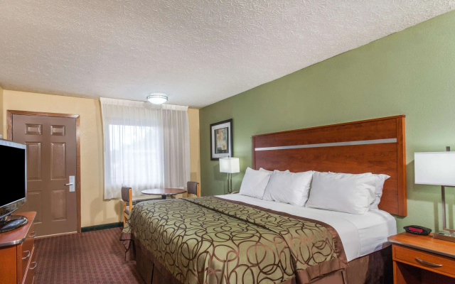 Baymont by Wyndham Pigeon Forge near Island Drive