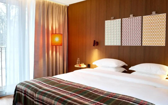 Ten Hotel