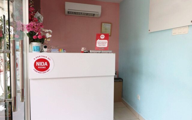 Zen Rooms Colour Hotel