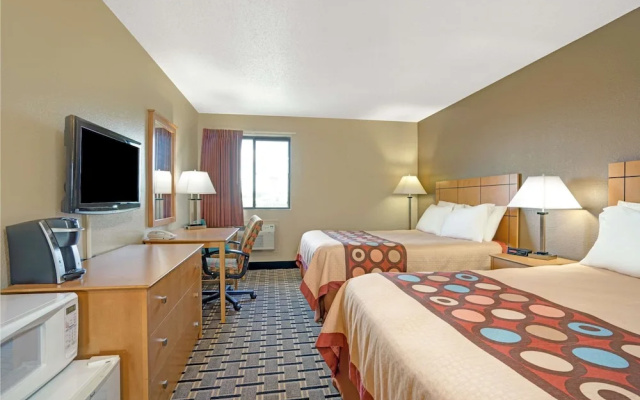 Super 8 Melrose