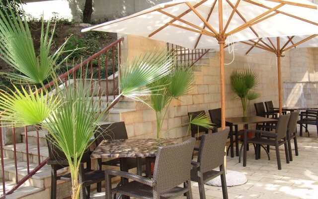 Valeo Hotel